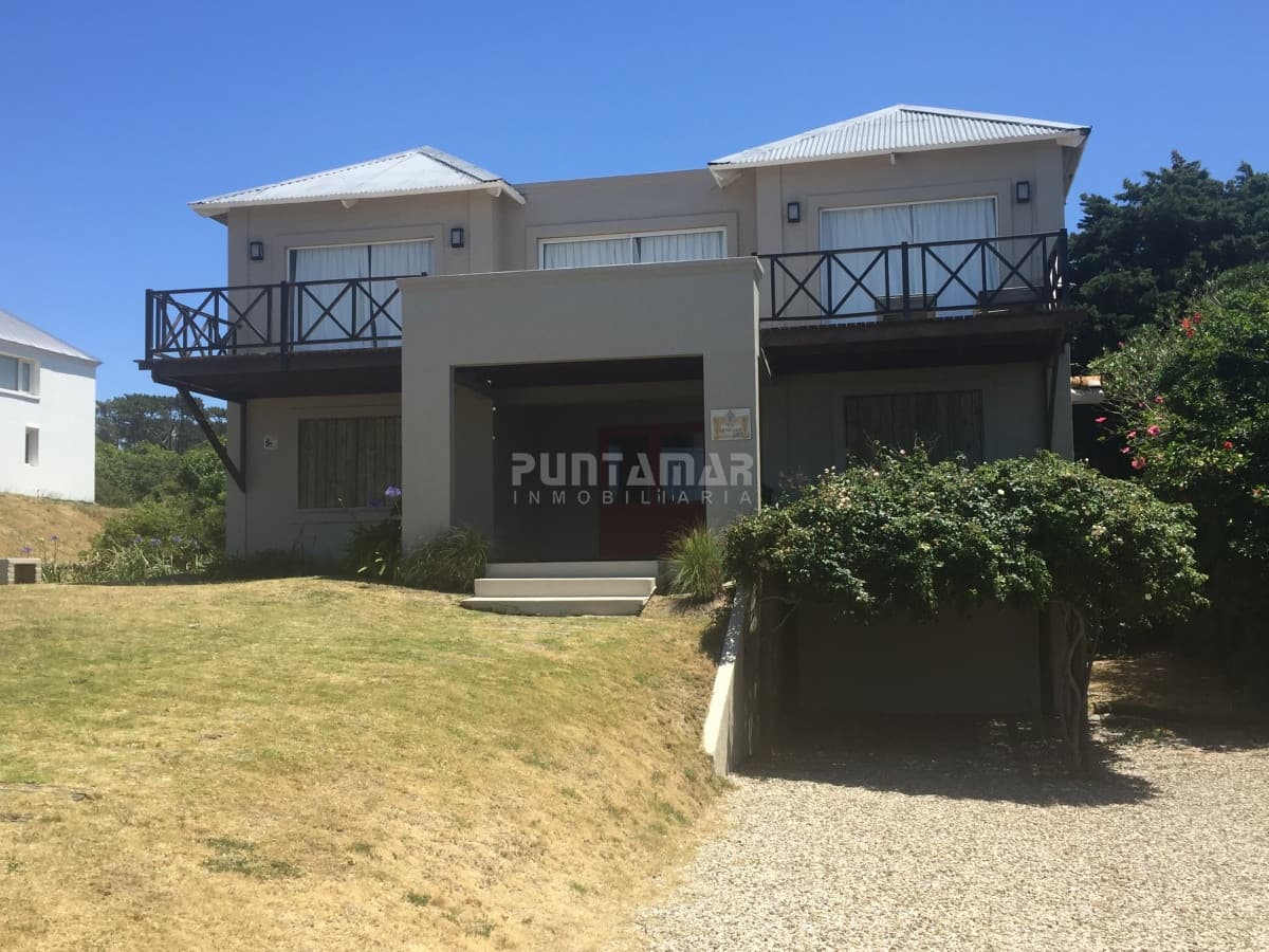 Casa en alquiler en Montoya, vista al mar  -