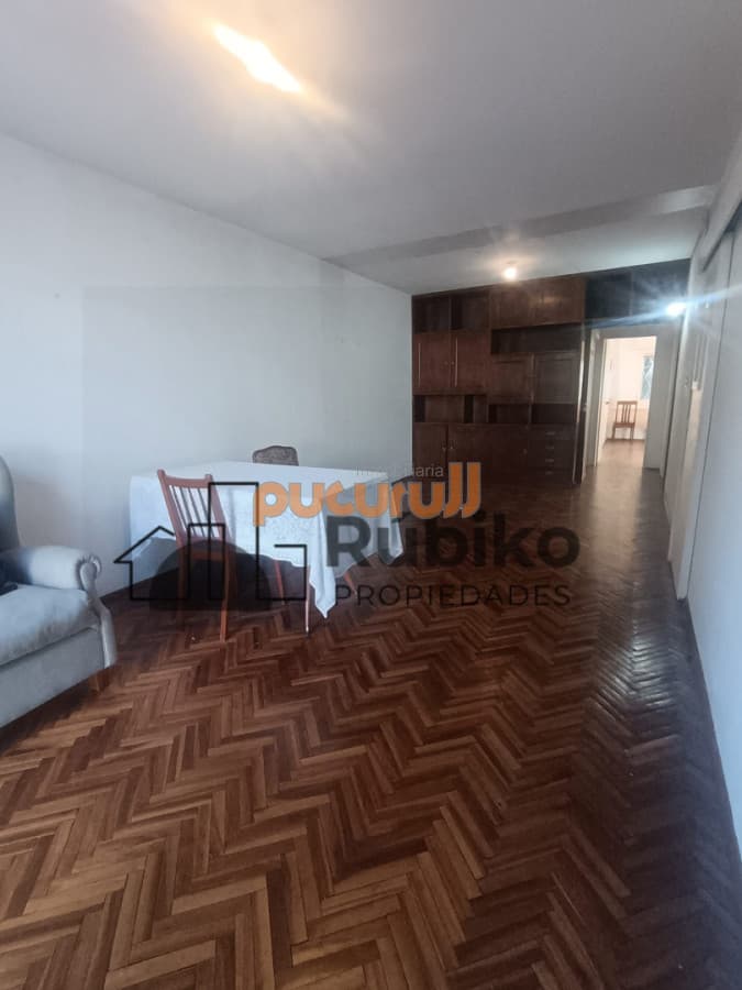 Venta de apartamento en Cordón de 2 dormitorios y cocina definida