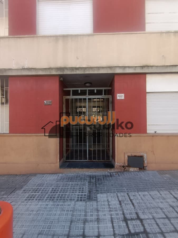 Venta de apartamento en Cordón de 2 dormitorios y cocina definida