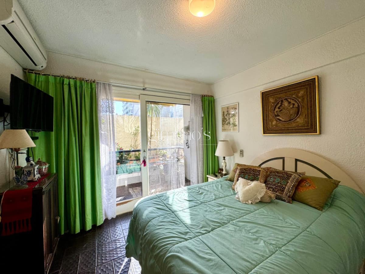 Apartamento en venta de 2 dormitorios en Playa Brava, Punta del Este.