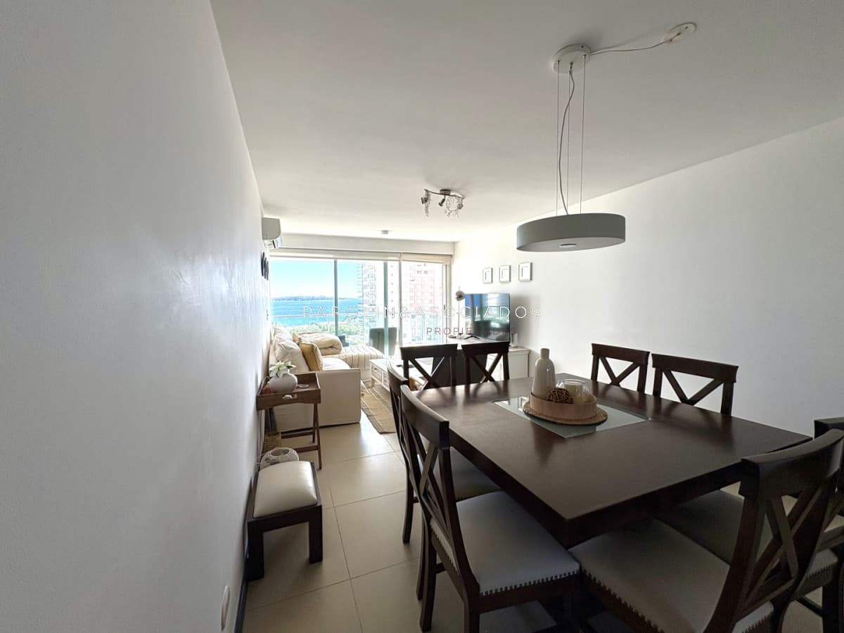Oportunidad, Apartamento en Venta, Playa Mansa con vistas al mar