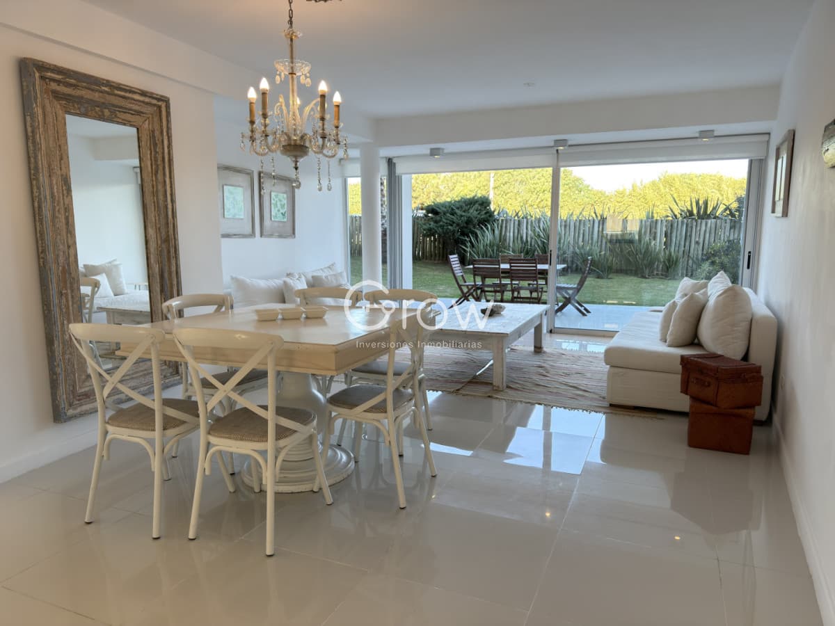 Departamento en Manantiales de 2 dormitorios en Suite en venta