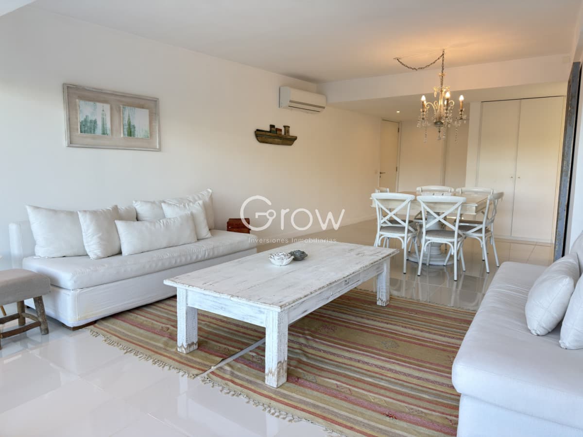 Departamento en Manantiales de 2 dormitorios en Suite en venta