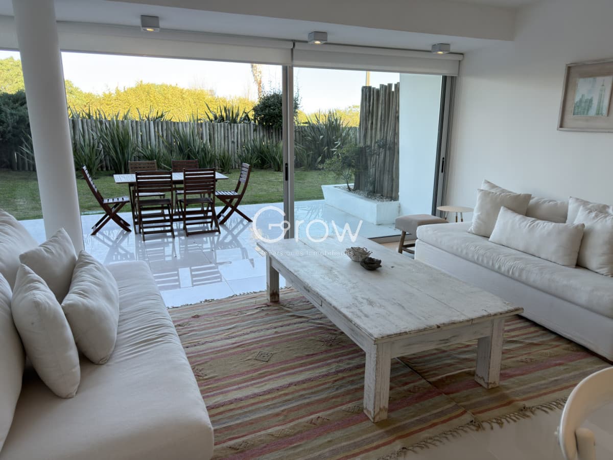 Departamento en Manantiales de 2 dormitorios en Suite en venta