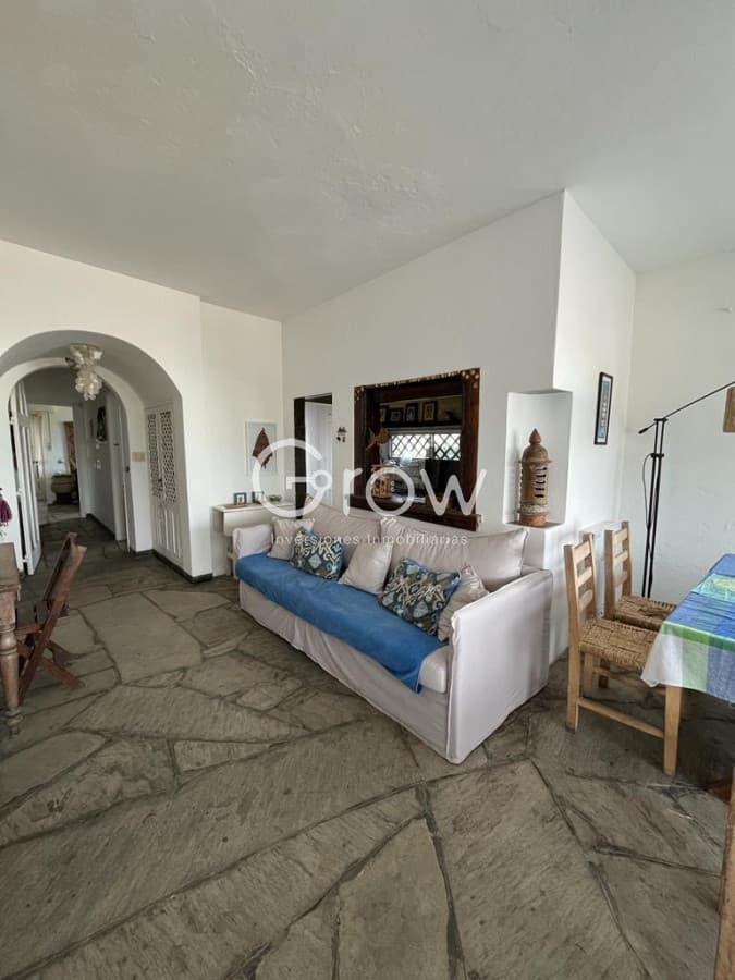 Casa de 3 dormitorios a pasos del mar en Manantiales   -