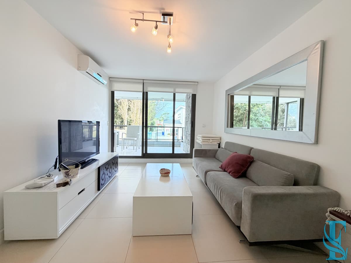 Apartamento en Venta Unique 2 dormitorios con parrillero propio Punta del Este Maldonado Uruguay