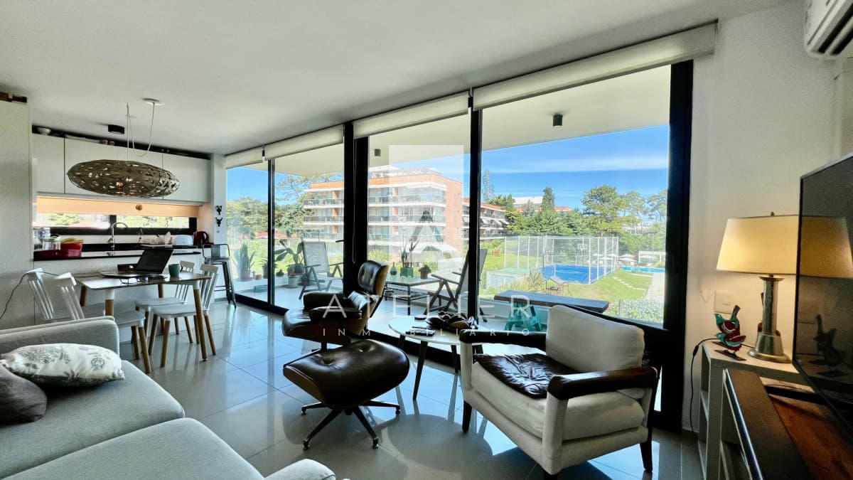 Apartamento en Venta Playa Mansa 2 dormitorios con parrillero propio Punta del Este