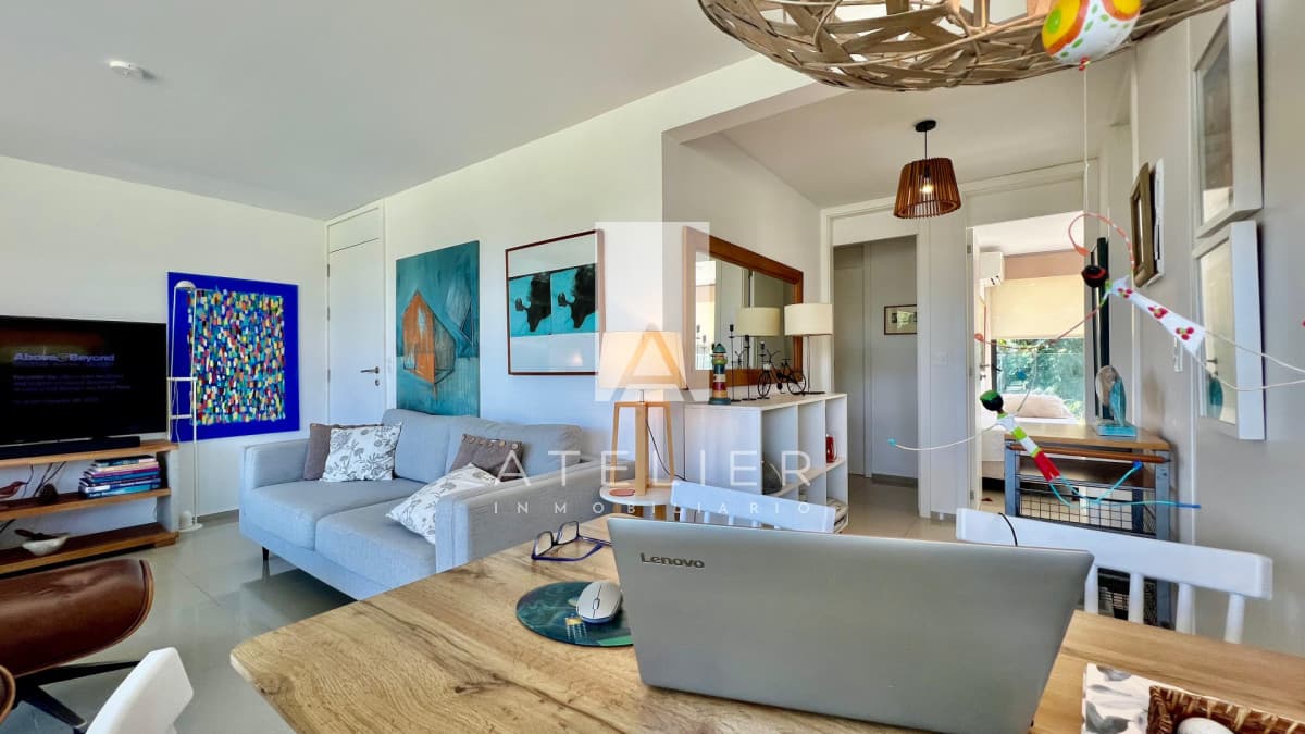 Apartamento en Venta Playa Mansa 2 dormitorios con parrillero propio Punta del Este