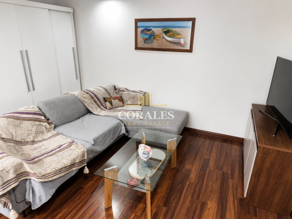 APARTAMENTO + LOCAL COMERCIAL + 2 APARTAMENTOS PARA RECICLAR