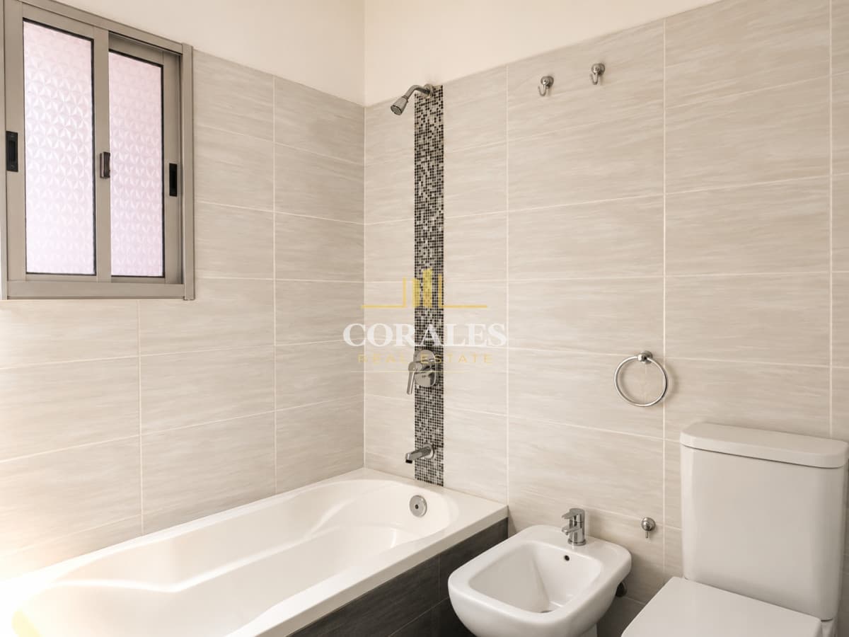 APARTAMENTO + LOCAL COMERCIAL + 2 APARTAMENTOS PARA RECICLAR