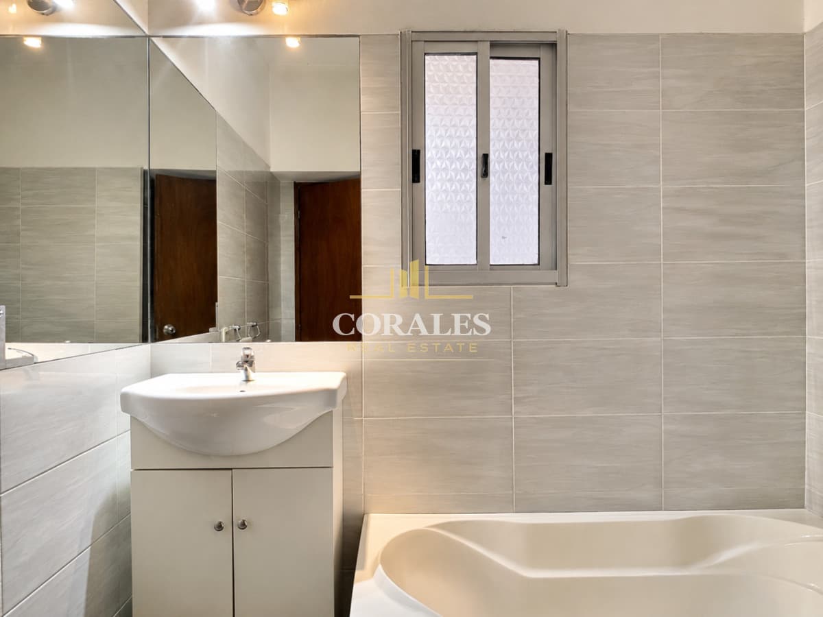 APARTAMENTO + LOCAL COMERCIAL + 2 APARTAMENTOS PARA RECICLAR