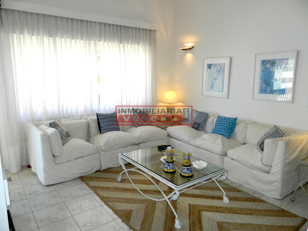 CLÁSICO EDIFICIO A MTS DEL PUERTO! - Inmobiliaria Verona Punta