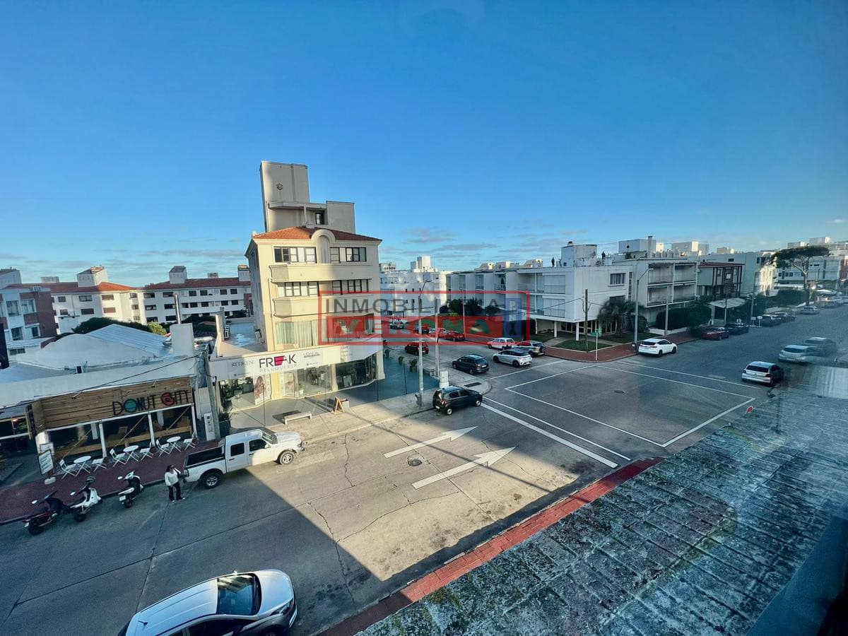 Apto en Peninsula - 1 Dormitorio y medio - Inmobiliaria Verona Punta