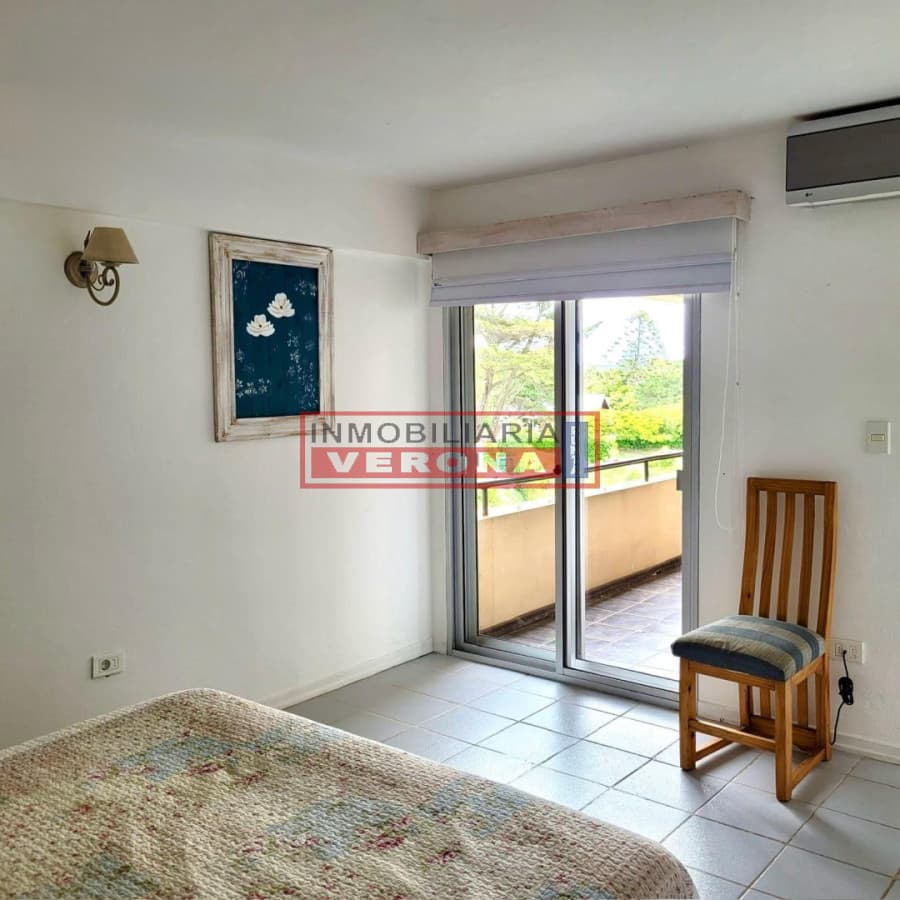 Apartamento 3 dormitorios - Primera línea Playa Mansa - Inmobiliaria Verona Punta