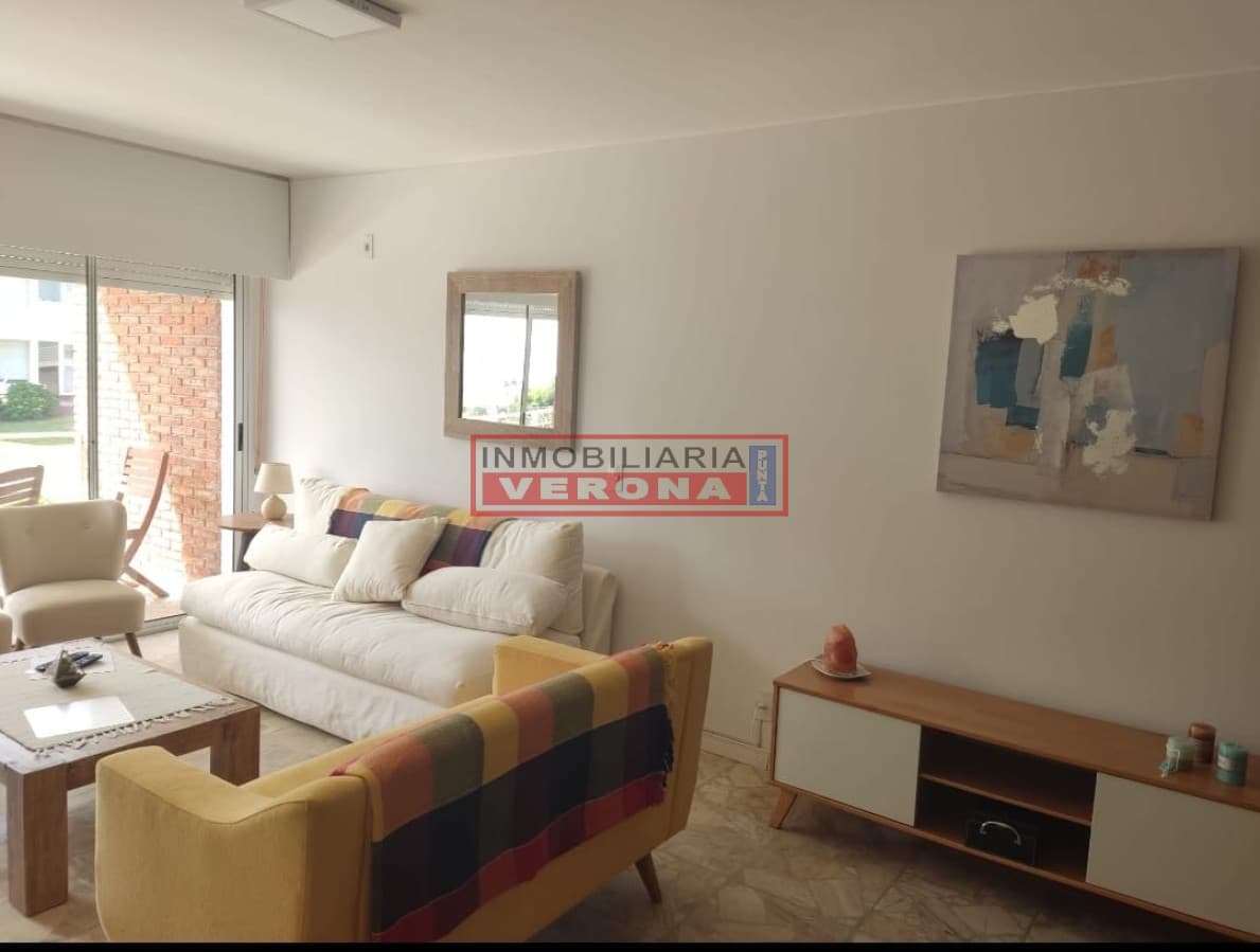 Apto. en Playa Mansa a mts del Mar - Inmobiliaria Verona Punta