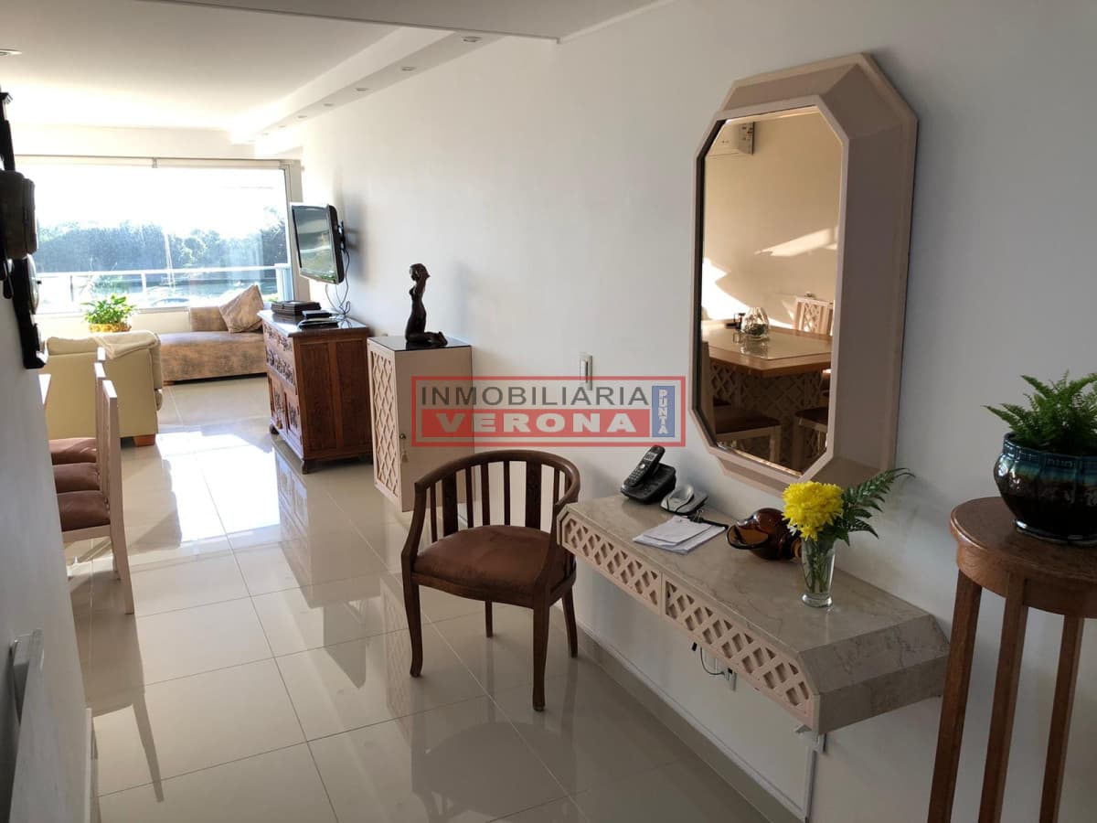 APTO EN EDIF TUNQUELEN II  - 2 DORMS Y DEP DE SERVICIO - Inmobiliaria Verona Punta