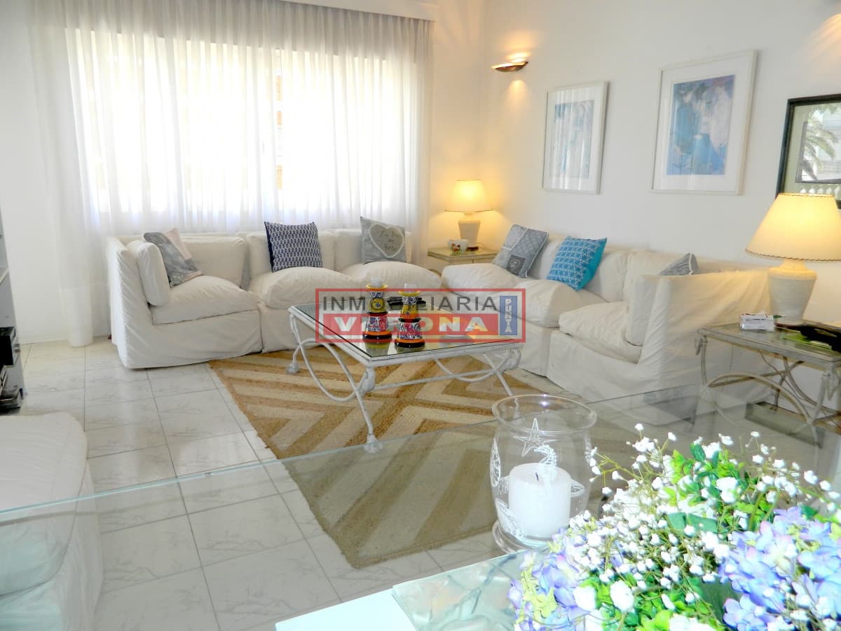CLÁSICO EDIFICIO A MTS DEL PUERTO! - Inmobiliaria Verona Punta