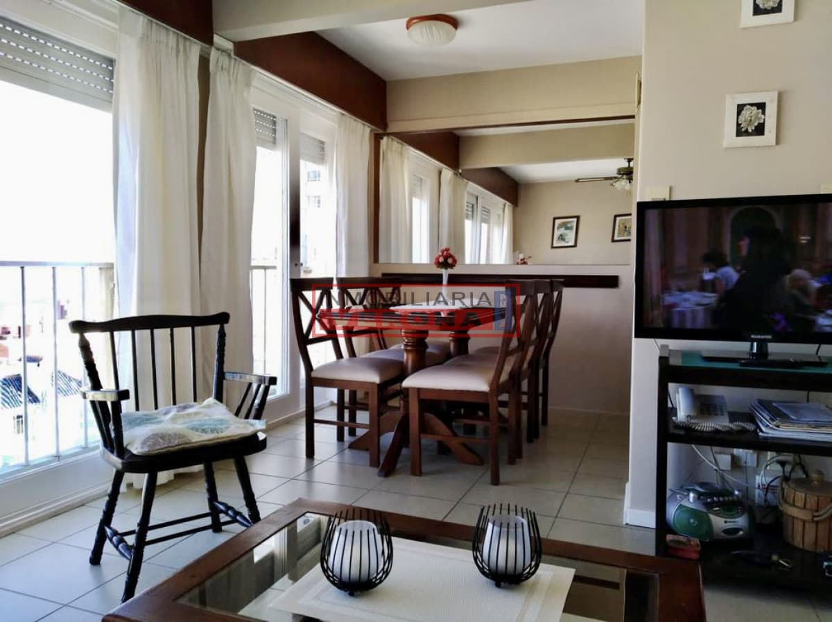 Apartamento en venta en Peninsula, reciclado y con vistas a la Brava y Puerto - Inmobiliaria Verona Punta
