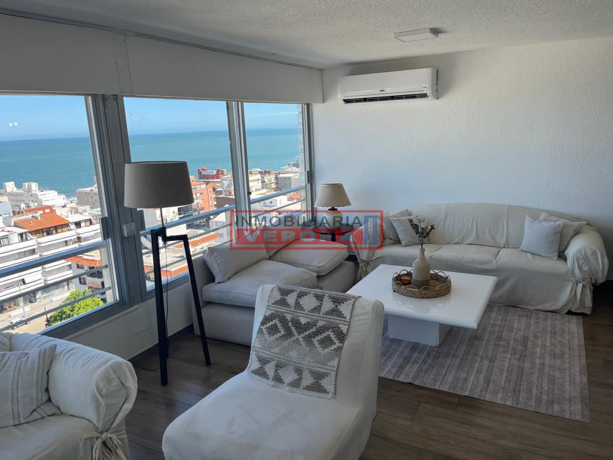 Con excelentes vistas a Playa Brava hasta José Ignacio y Mansa !!! - Inmobiliaria Verona Punta