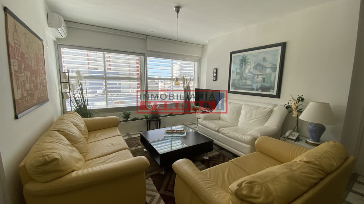 Apartamento 2 dormitorios a mts del Puerto - Inmobiliaria Verona Punta
