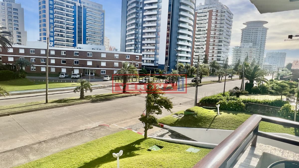 Apartamento en Brava, 1 dormitorio con garaje - Inmobiliaria Verona Punta