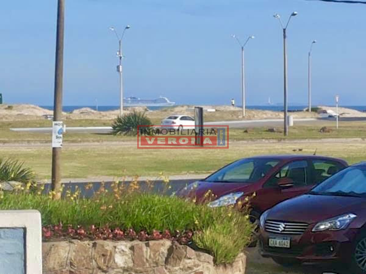 Apartamento frente a Playa Brava - Punta del Este - Inmobiliaria Verona Punta