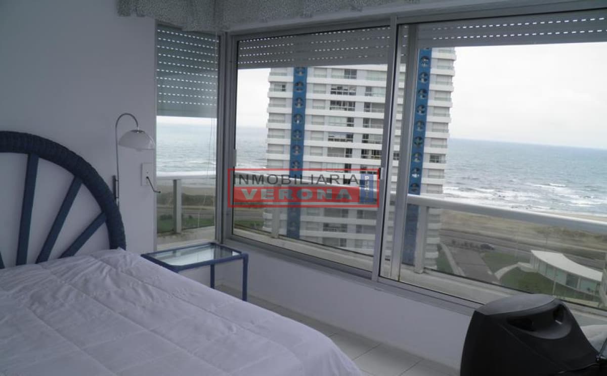 2 dorms y serv. - Torre de Categoría a mts de la Playa - Inmobiliaria Verona Punta