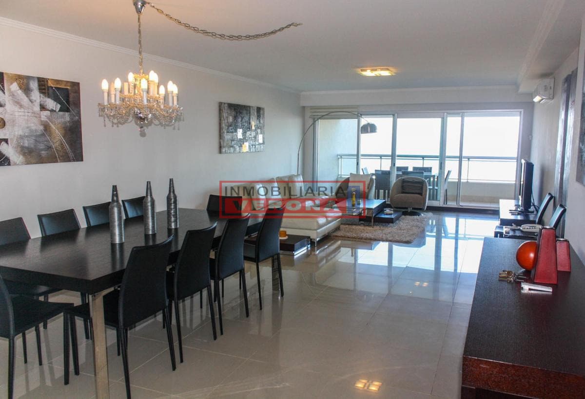 Apartamento en Brava, 3 dormitorios y servicio * - Inmobiliaria Verona Punta