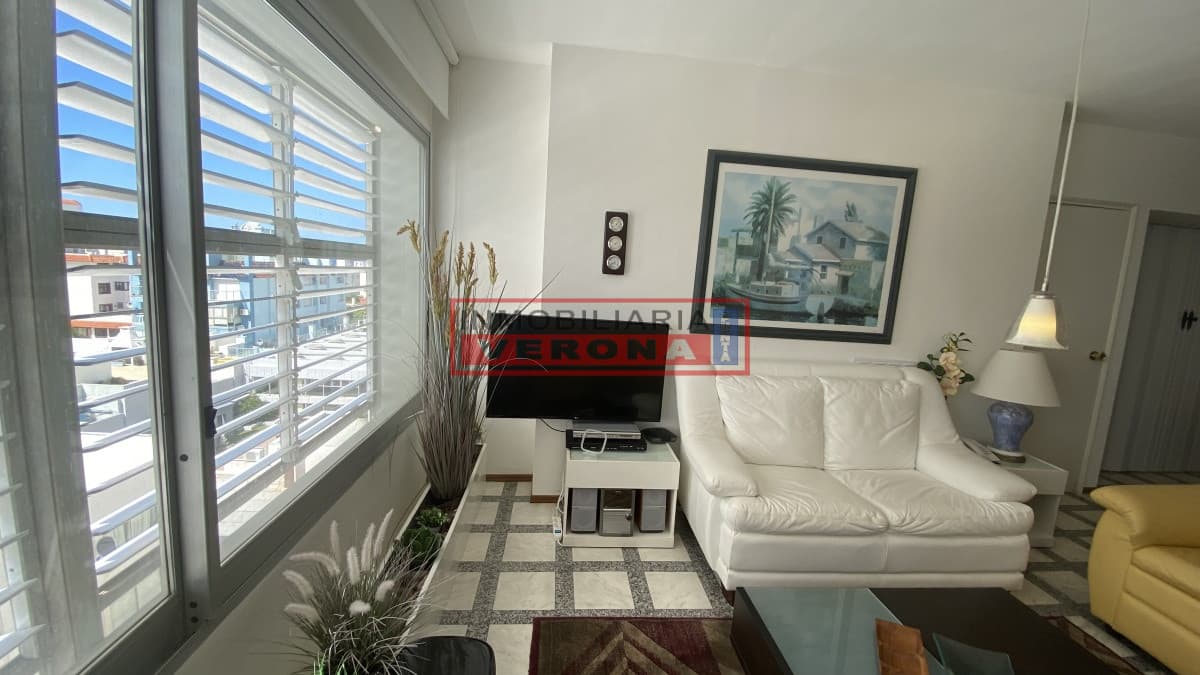 Apartamento 2 dormitorios a mts del Puerto - Inmobiliaria Verona Punta