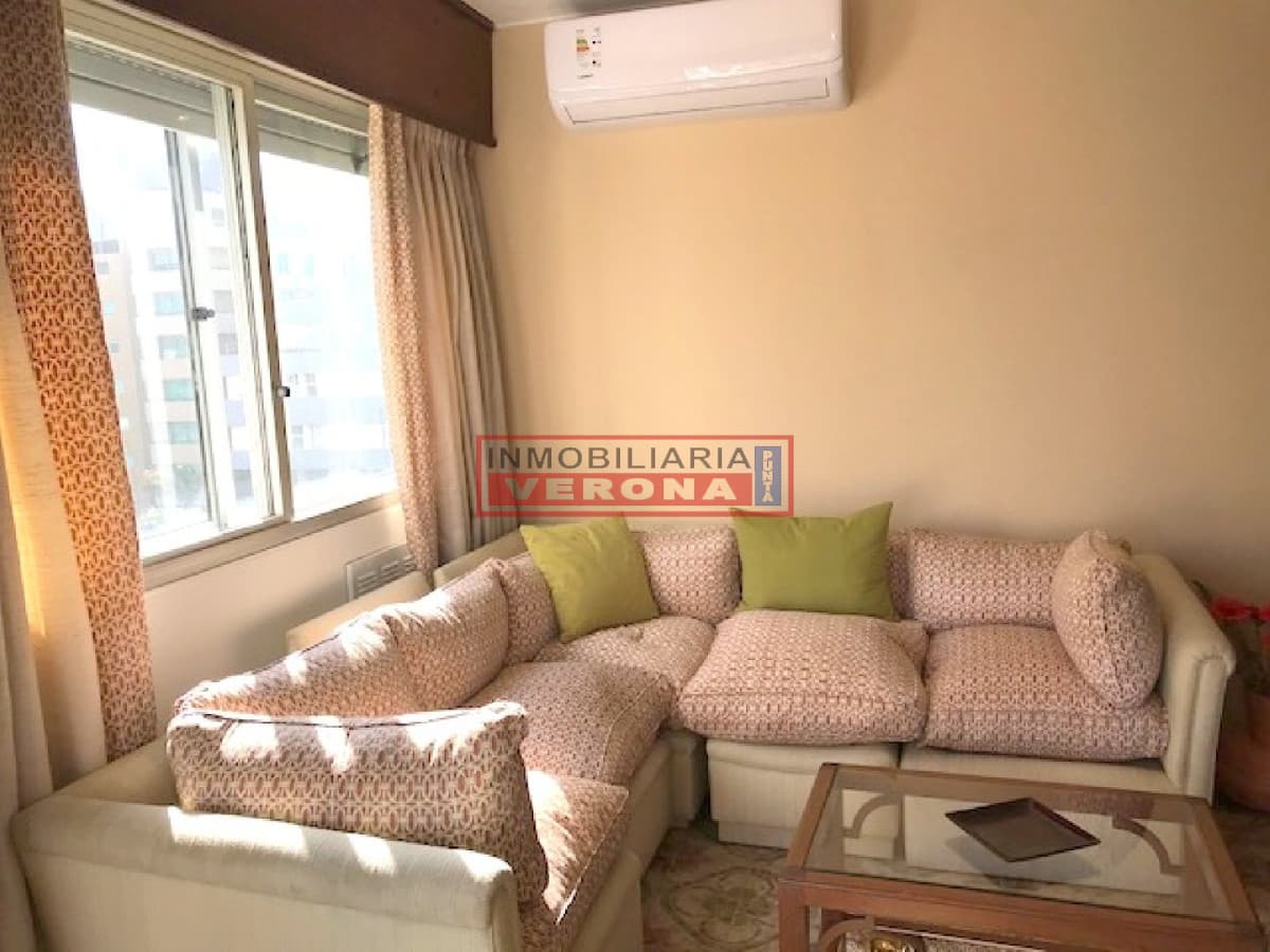 En Torre de Categoría y a Mts del Mar!!! - Inmobiliaria Verona Punta