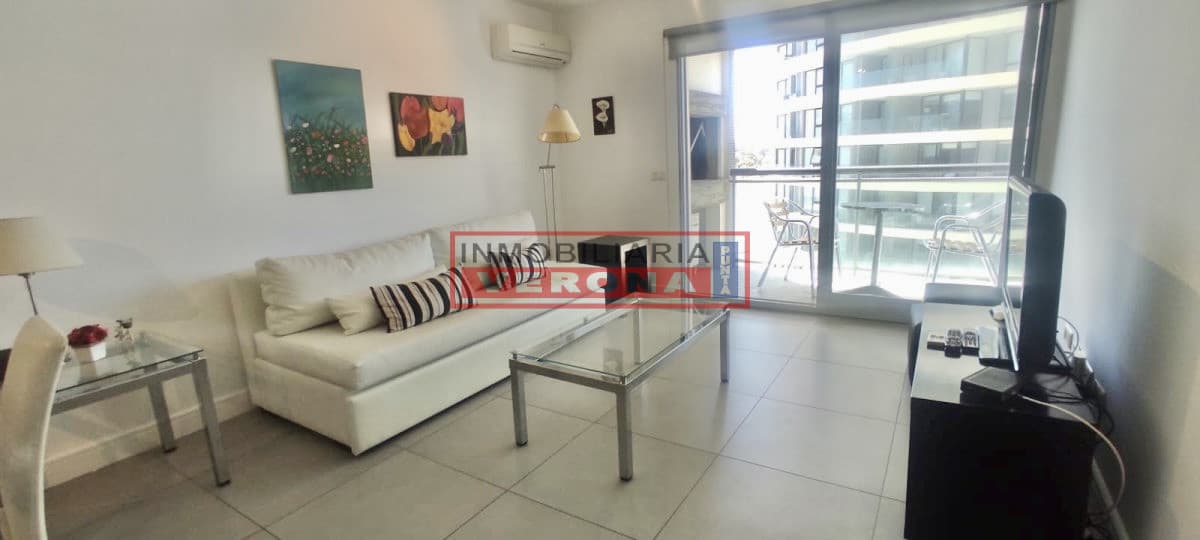 Apartamento en alquiler , Punta del Este, 2 dormitorios con parrilla propia - Inmobiliaria Verona Punta