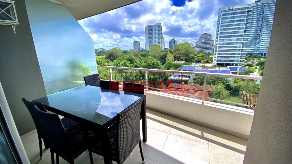 Hermoso Apto 1 dorm a 300mts Playa Brava - Inmobiliaria Verona Punta