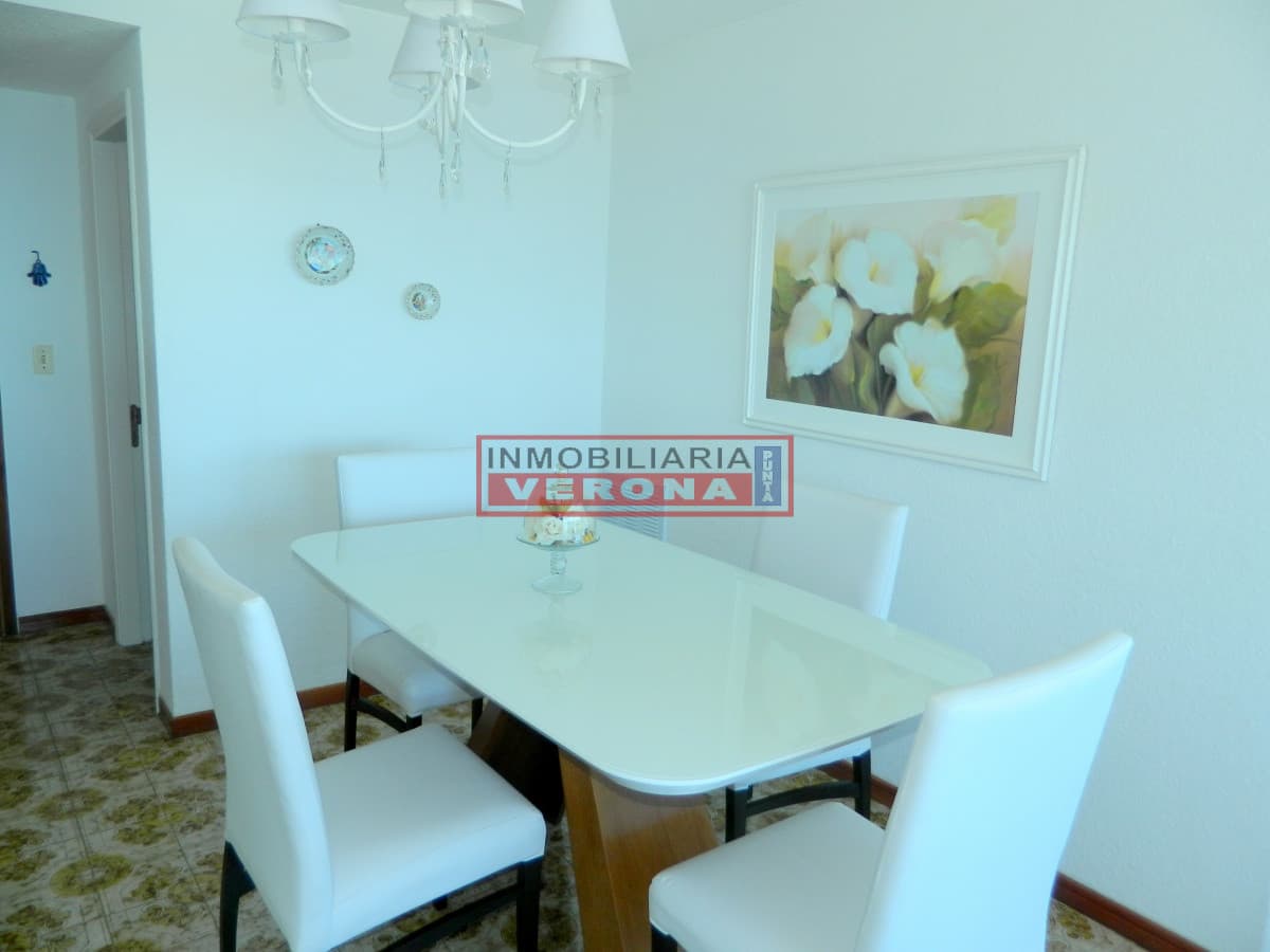 Piso alto con excepcional vista a Playa Brava y Mansa !!! - Inmobiliaria Verona Punta
