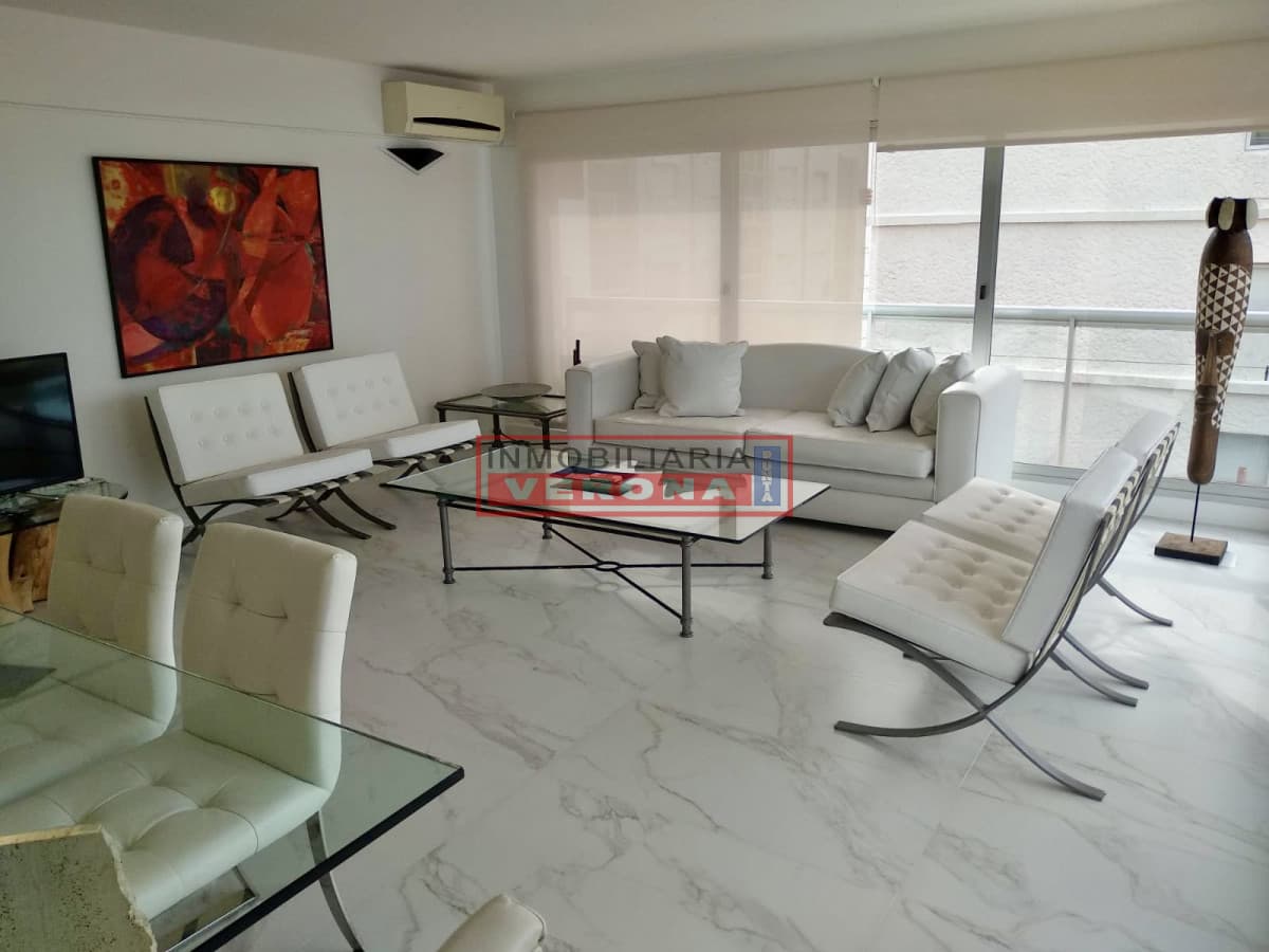 Edificio de Categoría - 3 Dormitorios  - Inmobiliaria Verona Punta