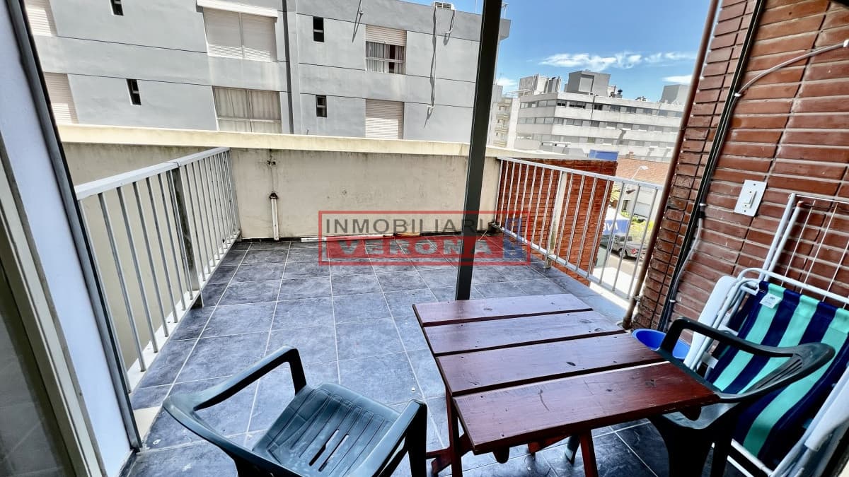 IMPECABLE A MTS DEL PUERTO.-  - Inmobiliaria Verona Punta