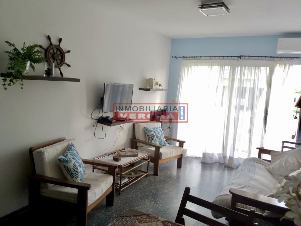 Apartamento frente a Playa Brava - Punta del Este - Inmobiliaria Verona Punta