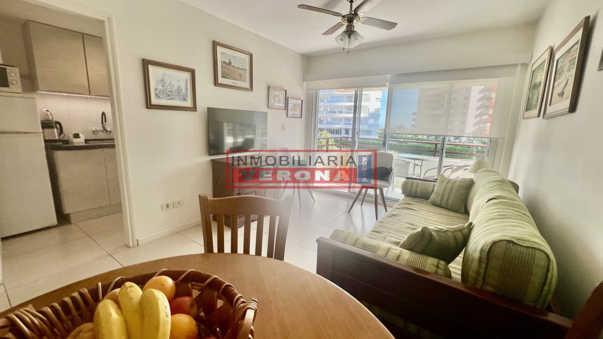 Apartamento en Brava, 1 dormitorio con garaje - Inmobiliaria Verona Punta