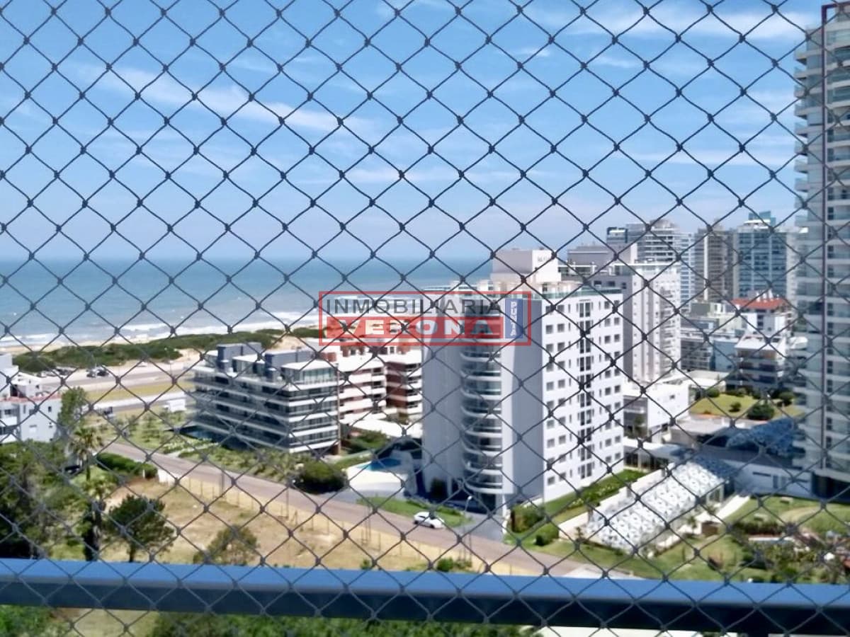 Impecable depto en Edif. WIND TOWER - Inmobiliaria Verona Punta