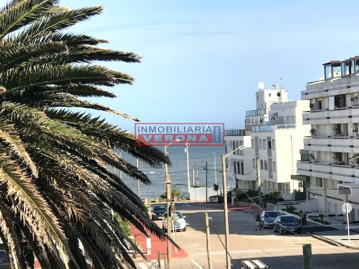 En Torre de Categoría y a Mts del Mar!!! - Inmobiliaria Verona Punta