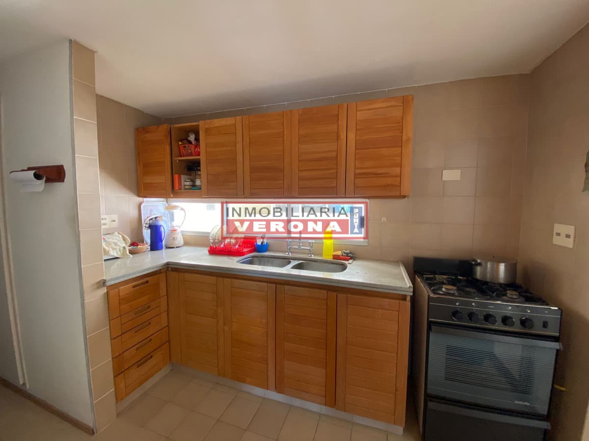 PARADA 3 A MEDIA CUADRA DE CHIVERTA  - Inmobiliaria Verona Punta