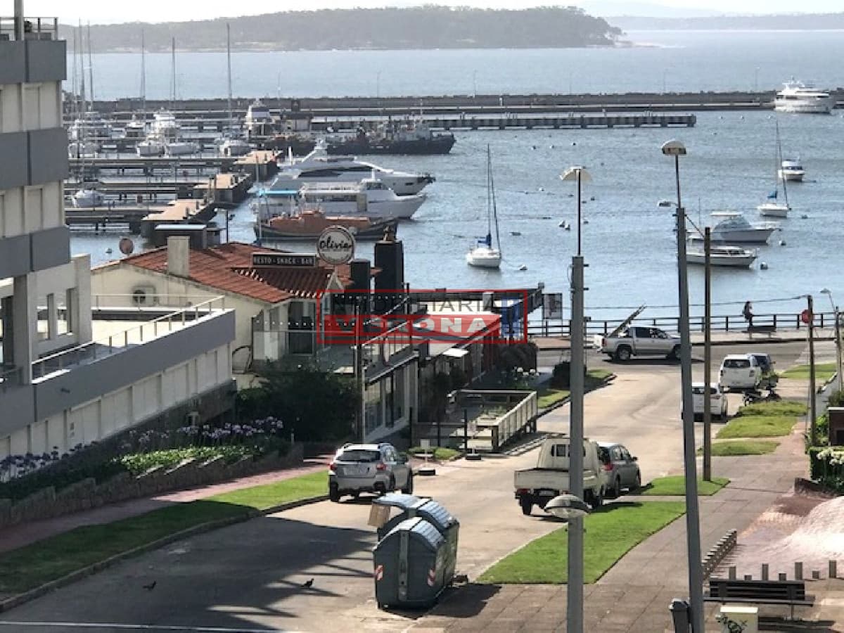 En Torre de Categoría y a Mts del Mar!!! - Inmobiliaria Verona Punta