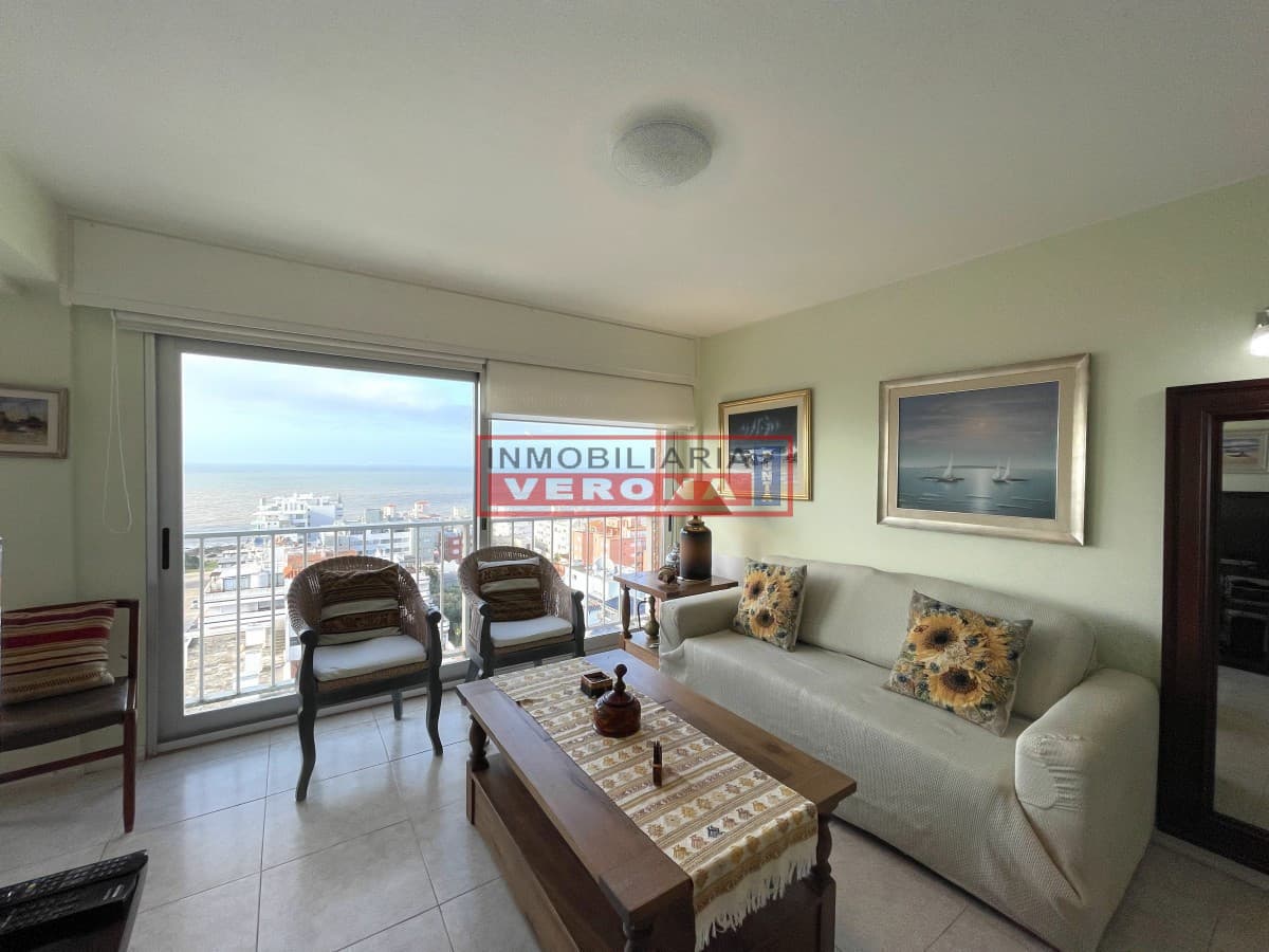 Apartamento en Alquiler en Peninsula, reciclado y con vistas a la Brava, centro y Mansa  Puerto - Inmobiliaria Verona Punta