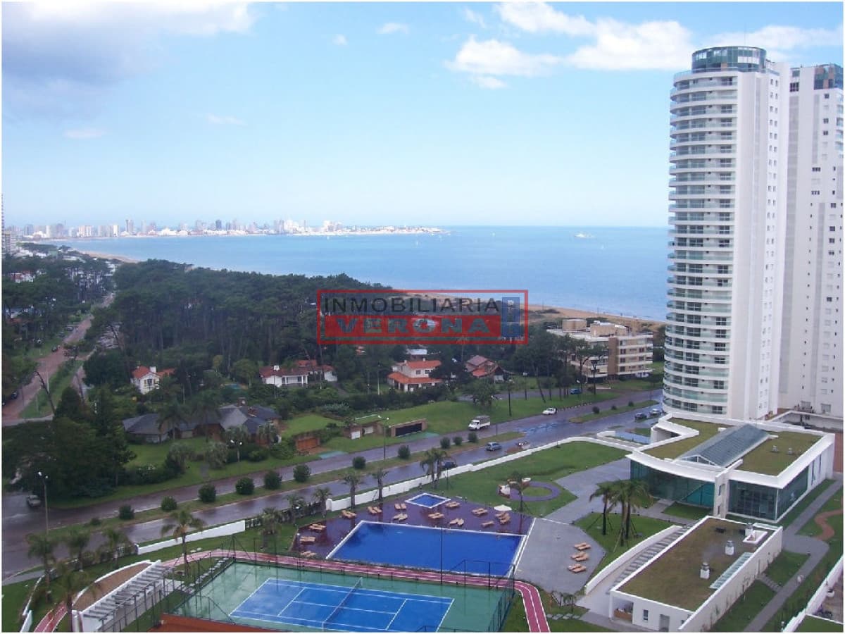 Apartamento en Mansa, 3 dormitorios * - Inmobiliaria Verona Punta