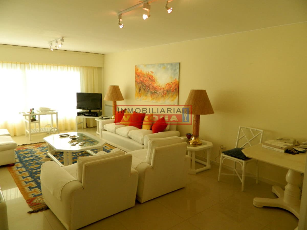 Apartamento en Peninsula, 3 dormitorios * - Inmobiliaria Verona Punta