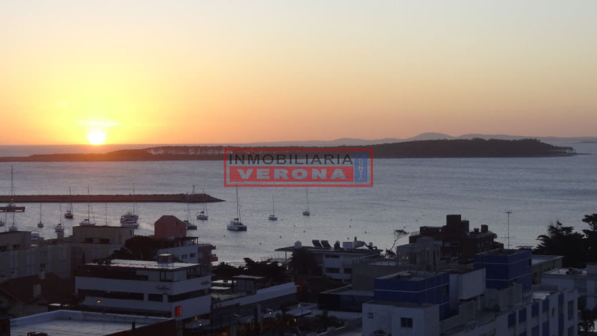 Apartamento en Peninsula, 2 dormitorios * - Inmobiliaria Verona Punta