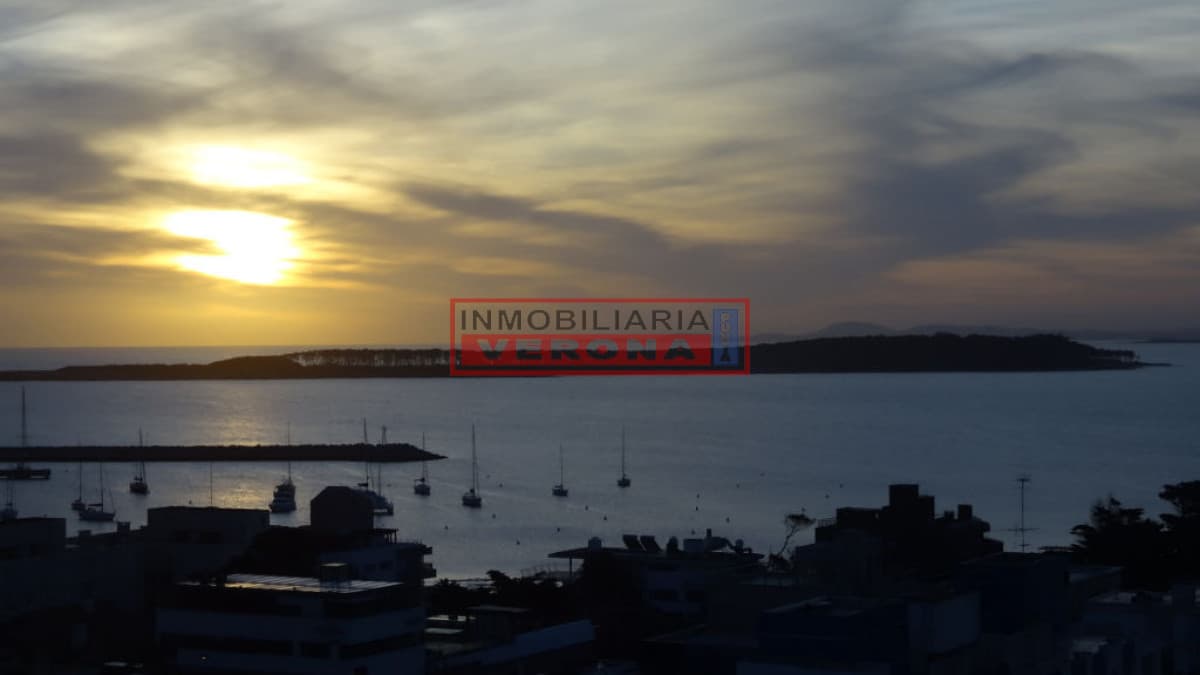 Apartamento en Peninsula, 2 dormitorios * - Inmobiliaria Verona Punta