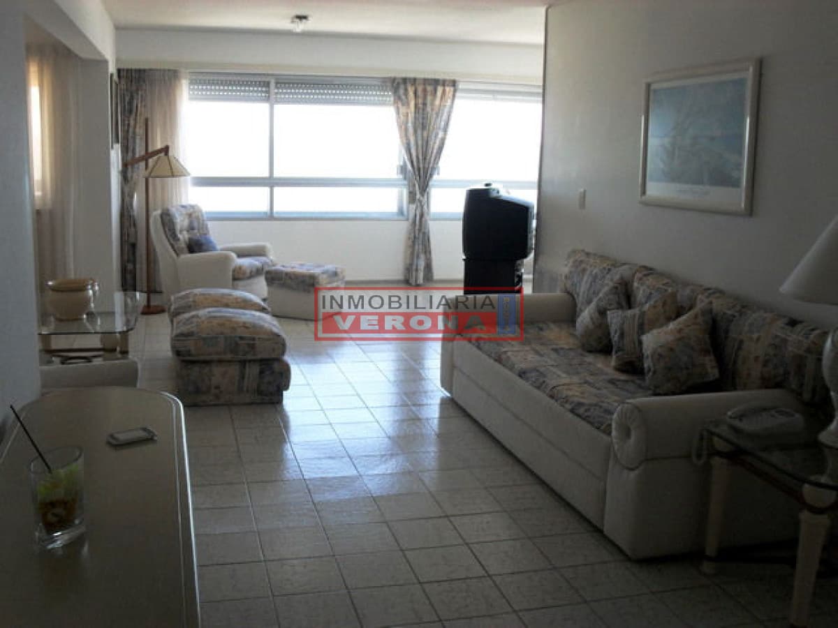 Apartamento en Peninsula, 2 dormitorios * - Inmobiliaria Verona Punta