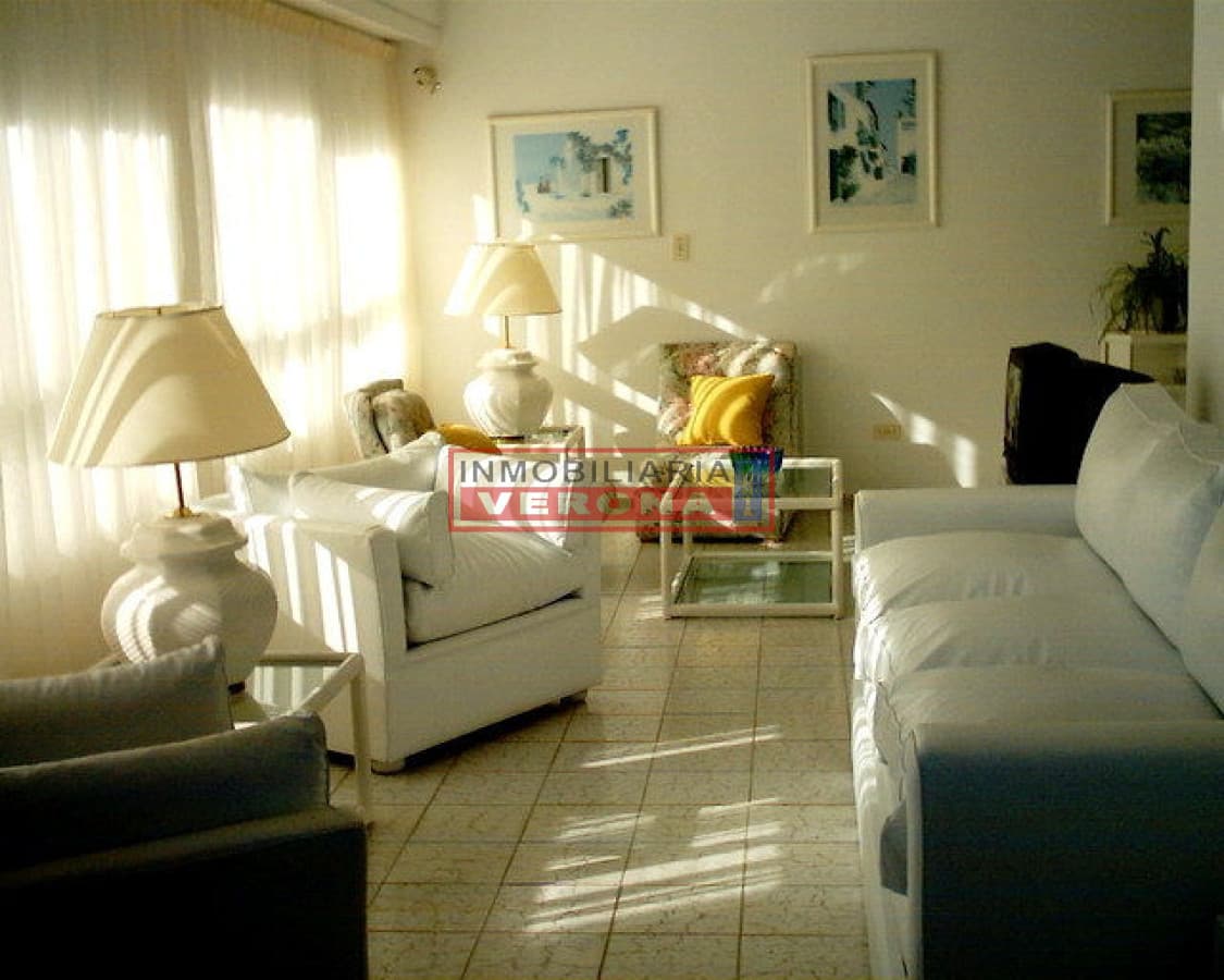 En Torre de Categoría a mts del PUERTO !!! - Inmobiliaria Verona Punta