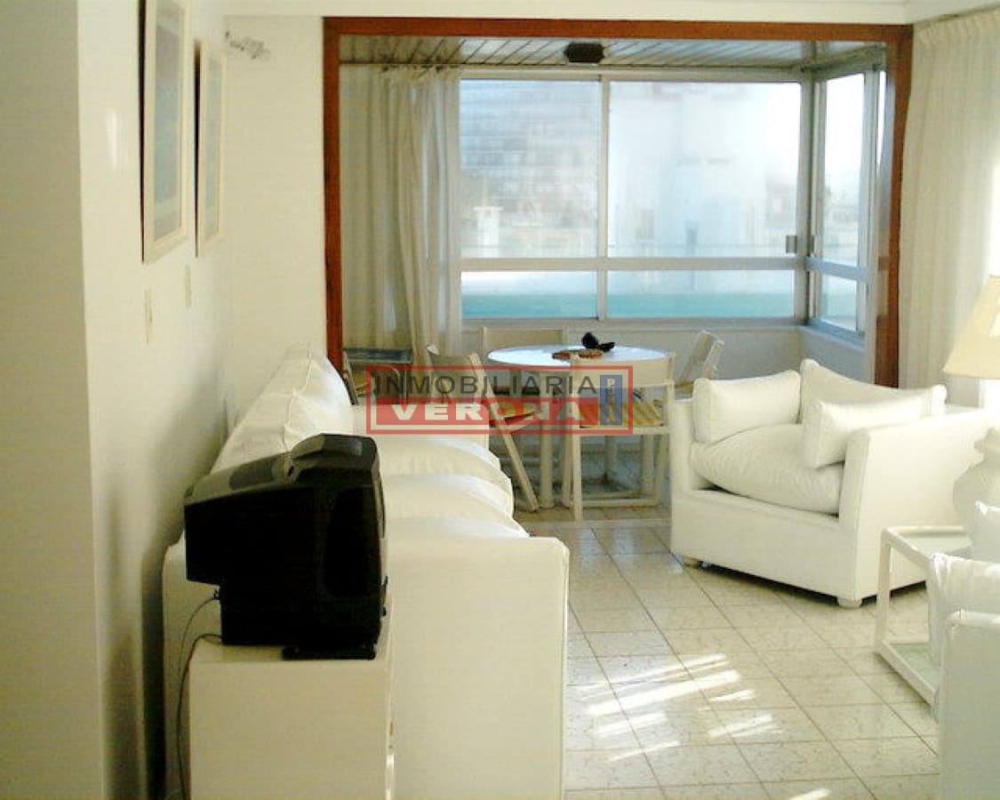 En Torre de Categoría a mts del PUERTO !!! - Inmobiliaria Verona Punta