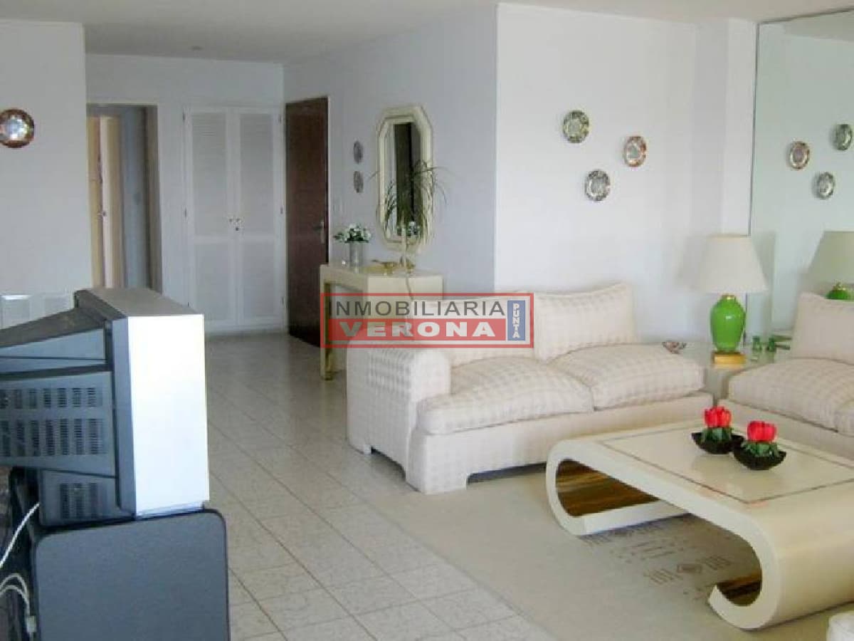 Apartamento en Peninsula, 2 dormitorios * - Inmobiliaria Verona Punta
